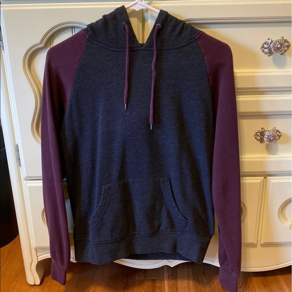 Sweatshirt - Picture 2 of 4